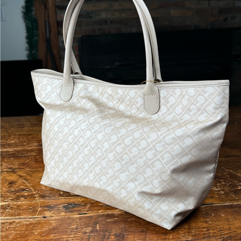 Gherardini Cream & Taupe Softy Tote Bag with Leather Trim and Handles. NWOT - Picture 3 of 14